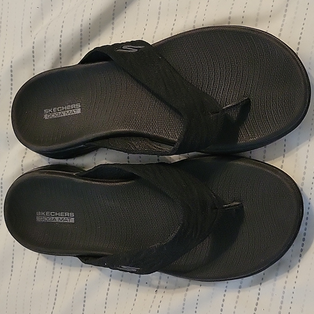 Sketchers sandle